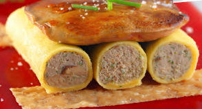 Cannelloni und Kurzgebratenes Schnitzel, beides von Foie Gras, an einem Kräuterjus